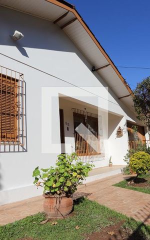 Casa à venda com 246m², 4 quartos e 3 vagasFachada