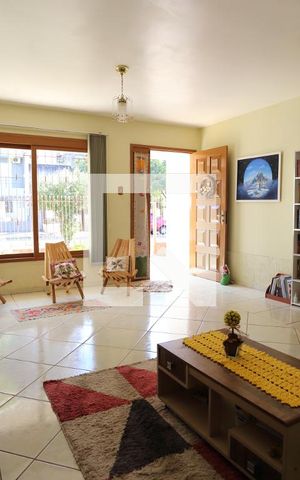 Casa à venda com 246m², 4 quartos e 3 vagasSala