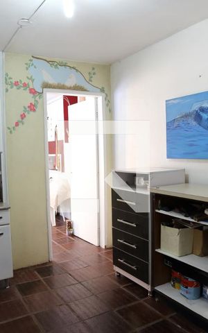 Casa à venda com 246m², 4 quartos e 3 vagasDespensa