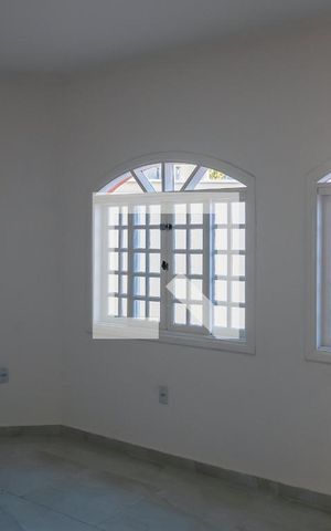 Casa à venda com 150m², 4 quartos e 4 vagas Casa à venda com 150m², 4 quartos e 4 vagasSala