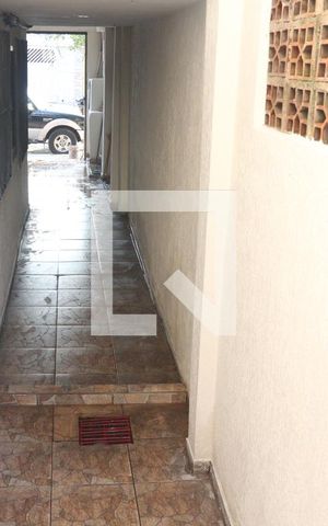 Casa para alugar com 90m², 2 quartos e 1 vagaCorredor