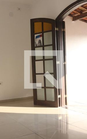 Casa para alugar com 90m², 2 quartos e 1 vagaQuarto Suíte