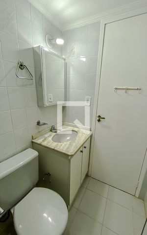 Apartamento à venda com 62m², 2 quartos e 1 vaga Apartamento à venda com 62m², 2 quartos e 1 vagaBanheiro