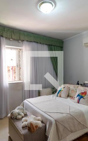 Casa à venda com 350m², 3 quartos e 4 vagas Casa à venda com 350m², 3 quartos e 4 vagasSuíte
