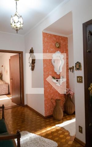 Casa à venda com 350m², 3 quartos e 4 vagas Casa à venda com 350m², 3 quartos e 4 vagasHall de Entrada