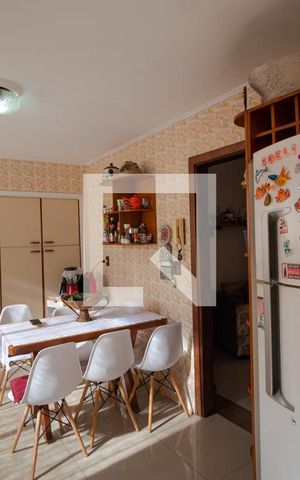 Casa à venda com 350m², 3 quartos e 4 vagas Casa à venda com 350m², 3 quartos e 4 vagasCozinha