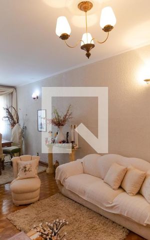 Casa à venda com 350m², 3 quartos e 4 vagas Casa à venda com 350m², 3 quartos e 4 vagasSalas