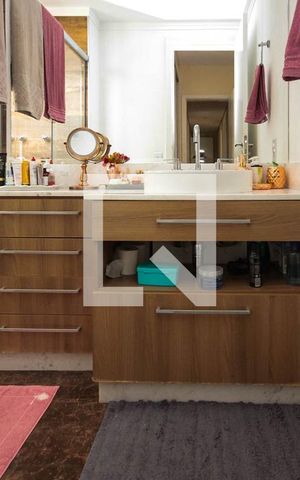Apartamento para alugar com 166m², 3 quartos e 2 vagas Apartamento para alugar com 166m², 3 quartos e 2 vagasBanheiro da Suíte