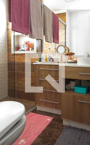 Apartamento para alugar com 166m², 3 quartos e 2 vagas Apartamento para alugar com 166m², 3 quartos e 2 vagasBanheiro da Suíte
