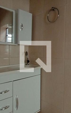 Casa à venda com 150m², 3 quartos e sem vaga Casa à venda com 150m², 3 quartos e sem vagaBanheiro