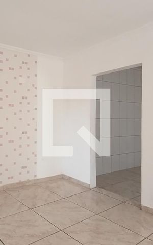 Casa à venda com 150m², 3 quartos e sem vaga Casa à venda com 150m², 3 quartos e sem vagaSala