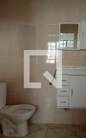 Casa à venda com 150m², 3 quartos e sem vaga Casa à venda com 150m², 3 quartos e sem vagaBanheiro