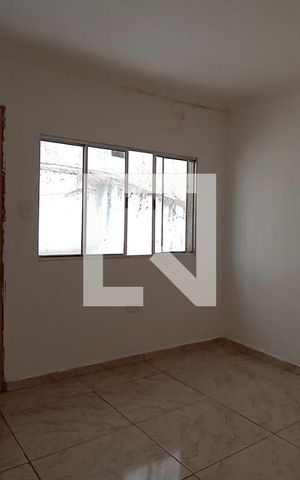 Casa à venda com 150m², 3 quartos e sem vaga Casa à venda com 150m², 3 quartos e sem vagaSala