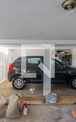 Casa à venda com 250m², 3 quartos e 2 vagas Casa à venda com 250m², 3 quartos e 2 vagasGaragem