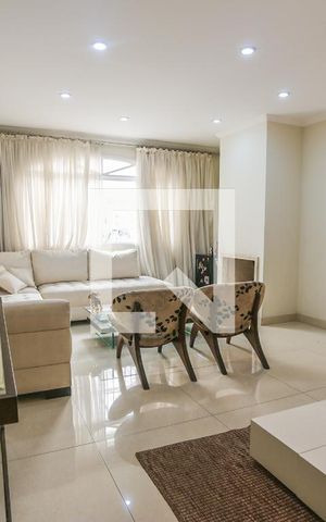 Casa à venda com 260m², 3 quartos e 2 vagasSala de Estar