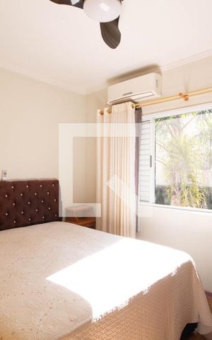 Casa de condomínio à venda com 109m², 3 quartos e 2 vagas Casa de condomínio à venda com 109m², 3 quartos e 2 vagasSuíte