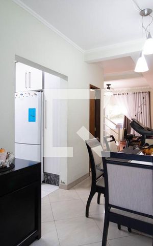 Casa de condomínio à venda com 109m², 3 quartos e 2 vagas Casa de condomínio à venda com 109m², 3 quartos e 2 vagasSala