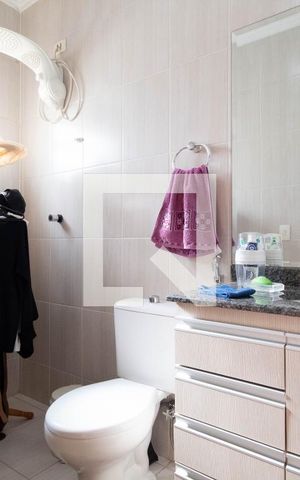 Casa de condomínio à venda com 109m², 3 quartos e 2 vagas Casa de condomínio à venda com 109m², 3 quartos e 2 vagasBanheiro da Suíte