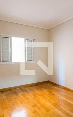 Casa à venda com 250m², 3 quartos e 5 vagas Casa à venda com 250m², 3 quartos e 5 vagasQuarto 1