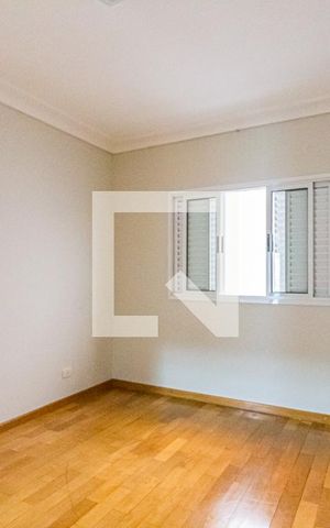 Casa à venda com 250m², 3 quartos e 5 vagas Casa à venda com 250m², 3 quartos e 5 vagasQuarto 2