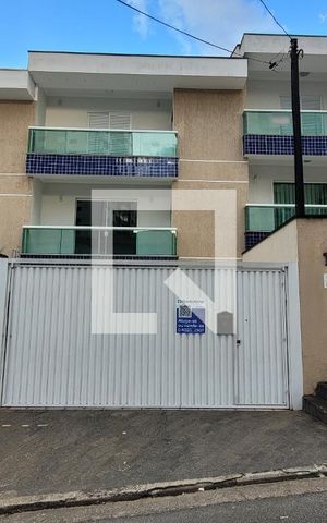 Casa à venda com 250m², 3 quartos e 5 vagas Casa à venda com 250m², 3 quartos e 5 vagasFachada