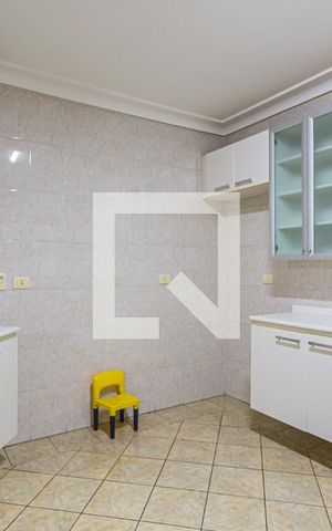 Casa à venda com 250m², 3 quartos e 5 vagas Casa à venda com 250m², 3 quartos e 5 vagasCozinha