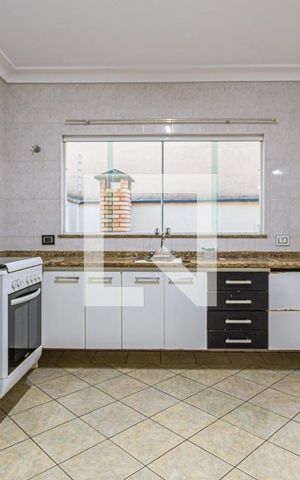 Casa à venda com 250m², 3 quartos e 5 vagas Casa à venda com 250m², 3 quartos e 5 vagasCozinha