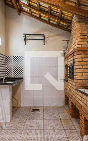 Casa à venda com 250m², 3 quartos e 5 vagas Casa à venda com 250m², 3 quartos e 5 vagasÁrea de Serviço e Espaço Churrasco