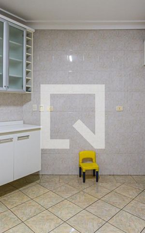 Casa à venda com 250m², 3 quartos e 5 vagas Casa à venda com 250m², 3 quartos e 5 vagasCozinha