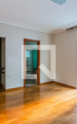 Casa à venda com 250m², 3 quartos e 5 vagas Casa à venda com 250m², 3 quartos e 5 vagasSuite