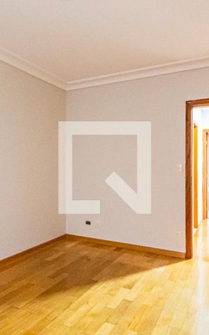 Casa à venda com 250m², 3 quartos e 5 vagas Casa à venda com 250m², 3 quartos e 5 vagasQuarto 2