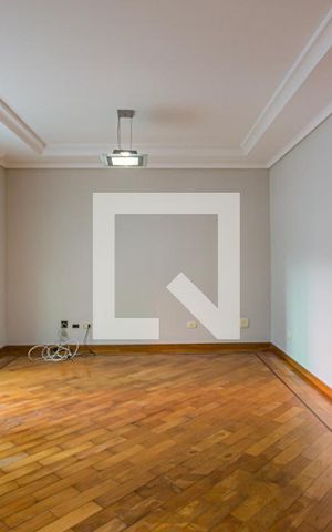 Casa à venda com 250m², 3 quartos e 5 vagas Casa à venda com 250m², 3 quartos e 5 vagasSala