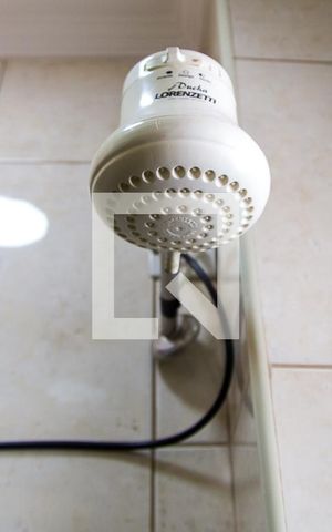 Apartamento à venda com 200m², 3 quartos e 2 vagasBanheira de Serviço - Chuveiro