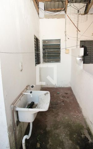 Casa de condomínio para alugar com 35m², 1 quarto e sem vaga Casa de condomínio para alugar com 35m², 1 quarto e sem vagaÁrea de Serviço