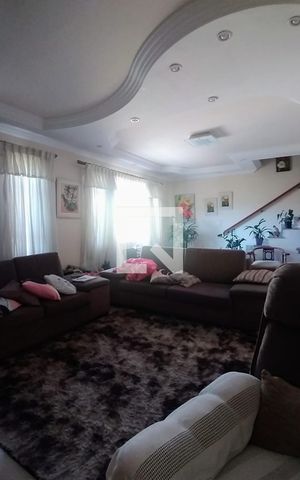 Casa à venda com 278m², 3 quartos e 4 vagasSala