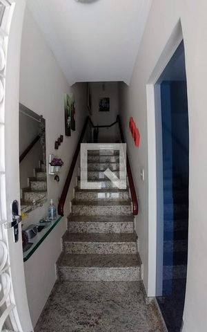 Casa à venda com 278m², 3 quartos e 4 vagasEscada