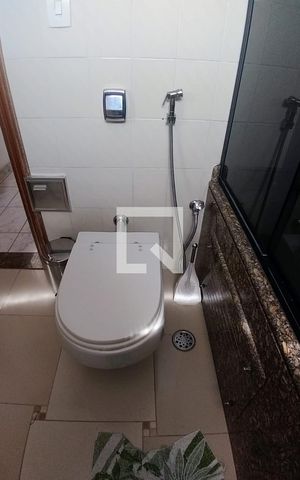Casa à venda com 278m², 3 quartos e 4 vagasBanheiro da Suíte 1