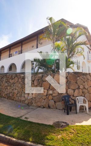 Casa à venda com 1000m², 13 quartos e 4 vagas Casa à venda com 1000m², 13 quartos e 4 vagasFachada