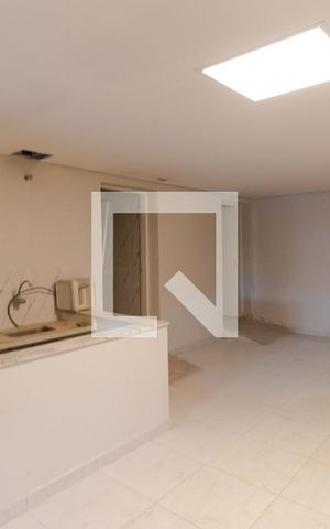 Casa à venda com 1000m², 13 quartos e 4 vagas Casa à venda com 1000m², 13 quartos e 4 vagasporão