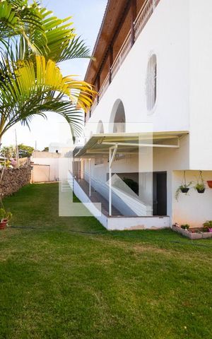 Casa à venda com 1000m², 13 quartos e 4 vagas Casa à venda com 1000m², 13 quartos e 4 vagasJardim