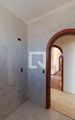 Casa à venda com 1000m², 13 quartos e 4 vagas Casa à venda com 1000m², 13 quartos e 4 vagasBanheiro 01