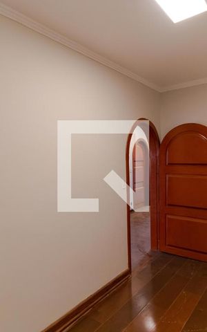 Casa à venda com 1000m², 13 quartos e 4 vagas Casa à venda com 1000m², 13 quartos e 4 vagasEscritório