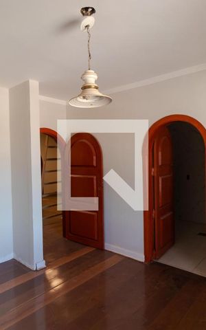 Casa à venda com 1000m², 13 quartos e 4 vagas Casa à venda com 1000m², 13 quartos e 4 vagasSuíte 02