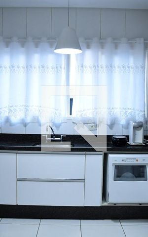 Casa de condomínio para alugar com 330m², 4 quartos e 4 vagasCozinha