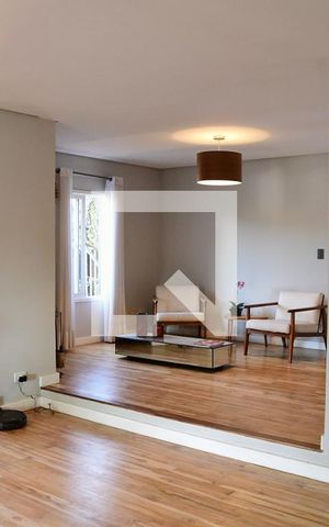 Casa de condomínio para alugar com 330m², 4 quartos e 4 vagasSala