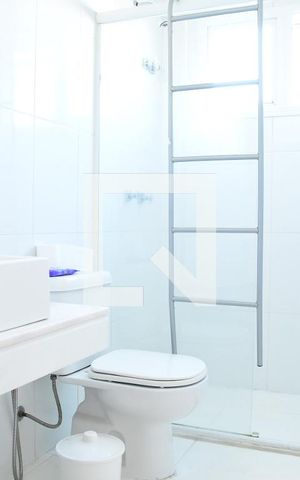 Casa de condomínio para alugar com 330m², 4 quartos e 4 vagasBanheiro Social