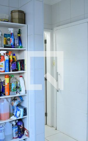 Casa de condomínio para alugar com 330m², 4 quartos e 4 vagasLavanderia