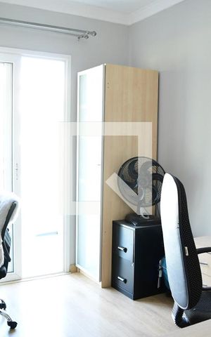 Casa de condomínio para alugar com 330m², 4 quartos e 4 vagasEscritório