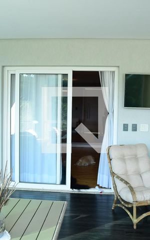 Casa de condomínio para alugar com 330m², 4 quartos e 4 vagasÁrea Gourmet
