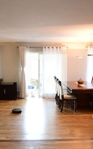 Casa de condomínio para alugar com 330m², 4 quartos e 4 vagasSala